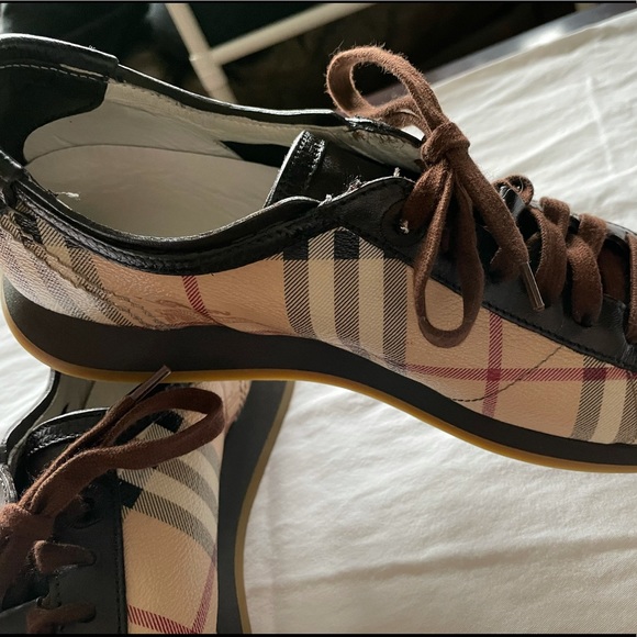 Burberry London Women’s Sneakers - Picture 3 of 12